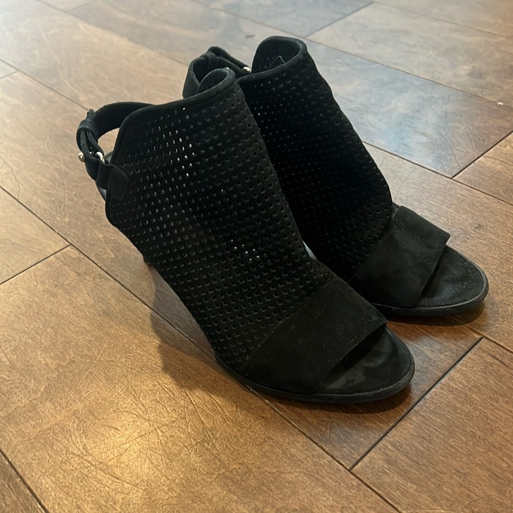 Vince Black Aden Laser Cut Suede Open Toe Heel Slingback Size 7.5